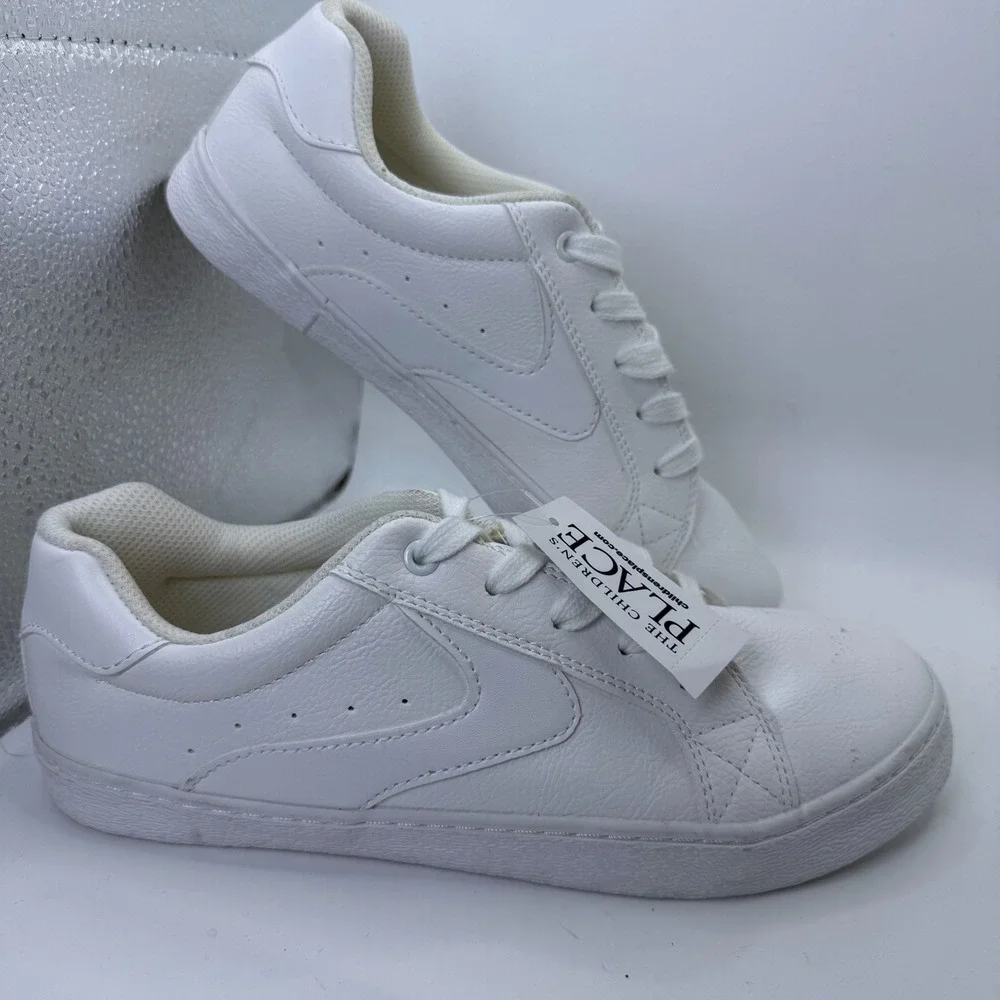 The Children's Place Sneakers White Casual Everyday Shoes Size 6